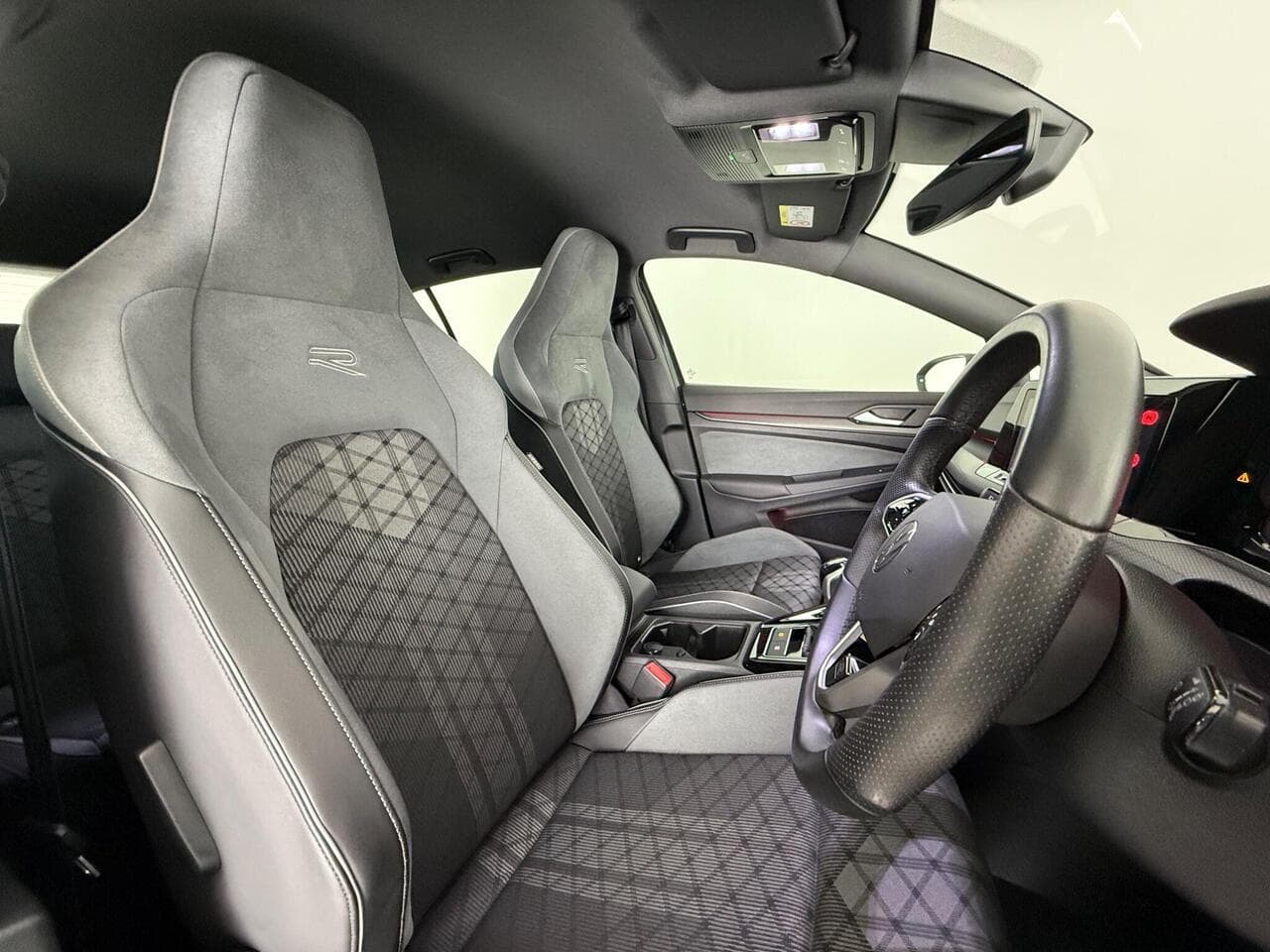 VOLKSWAGEN Golf thumbnail Seat Driver