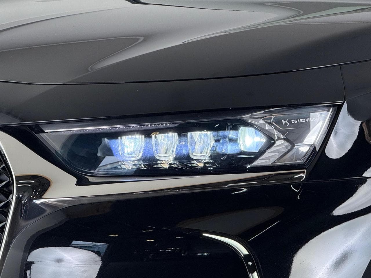 DS 7 Crossback thumbnail Lights Front