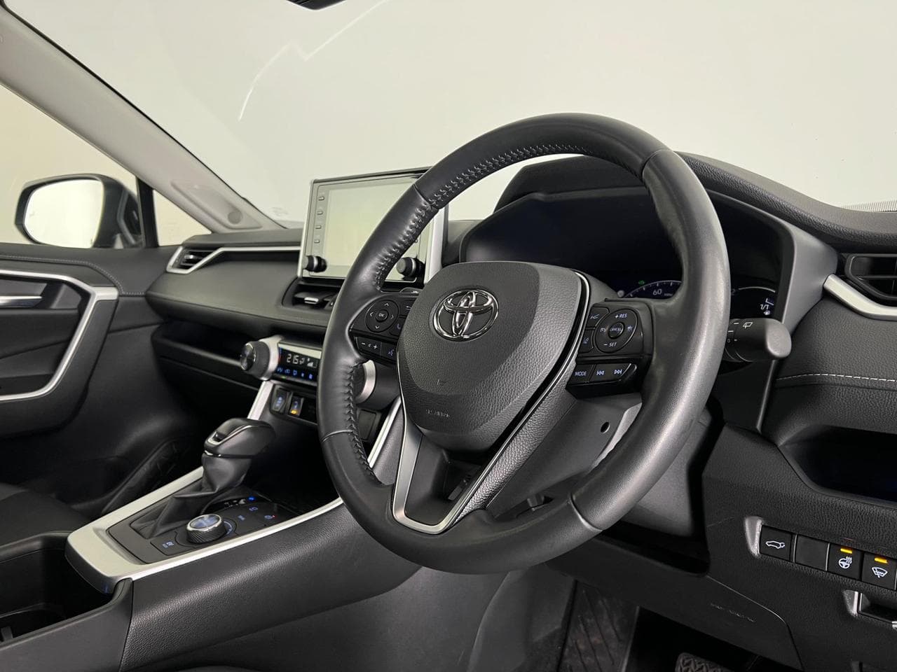 TOYOTA RAV4 thumbnail Seat Driver