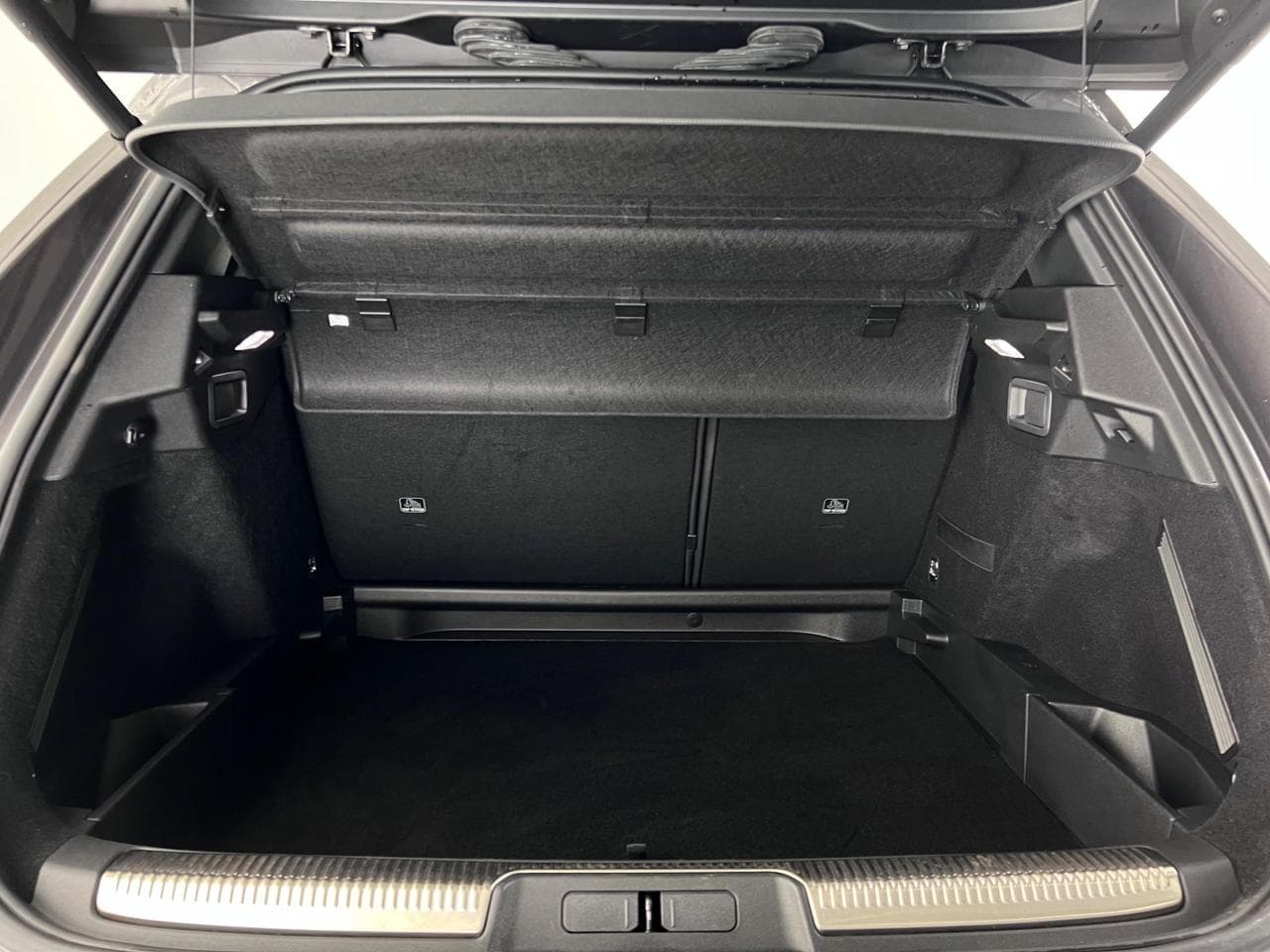 DS 7 Crossback thumbnail Boot