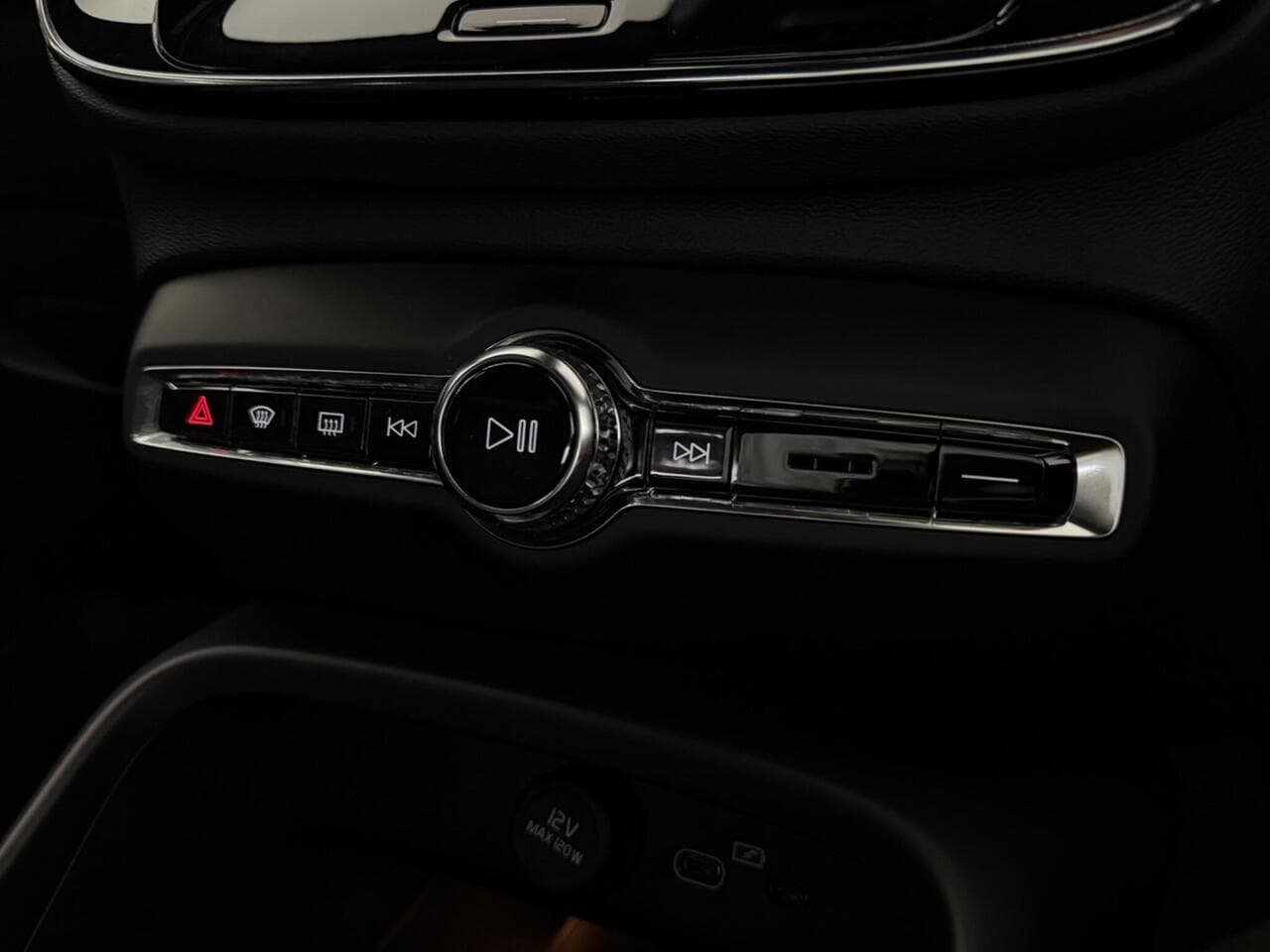 VOLVO XC40 thumbnail Interior Front