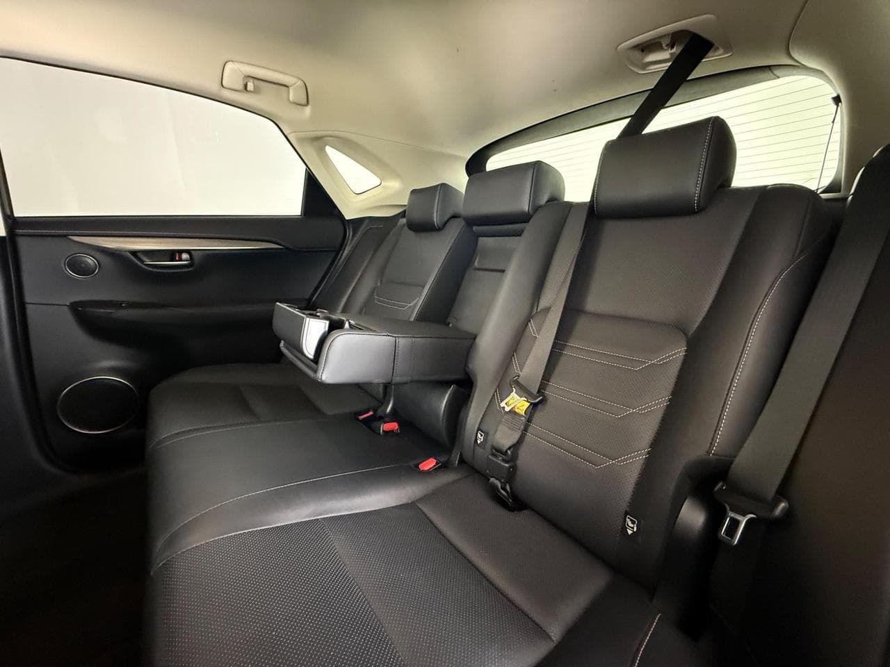 LEXUS NX thumbnail Seats Rear