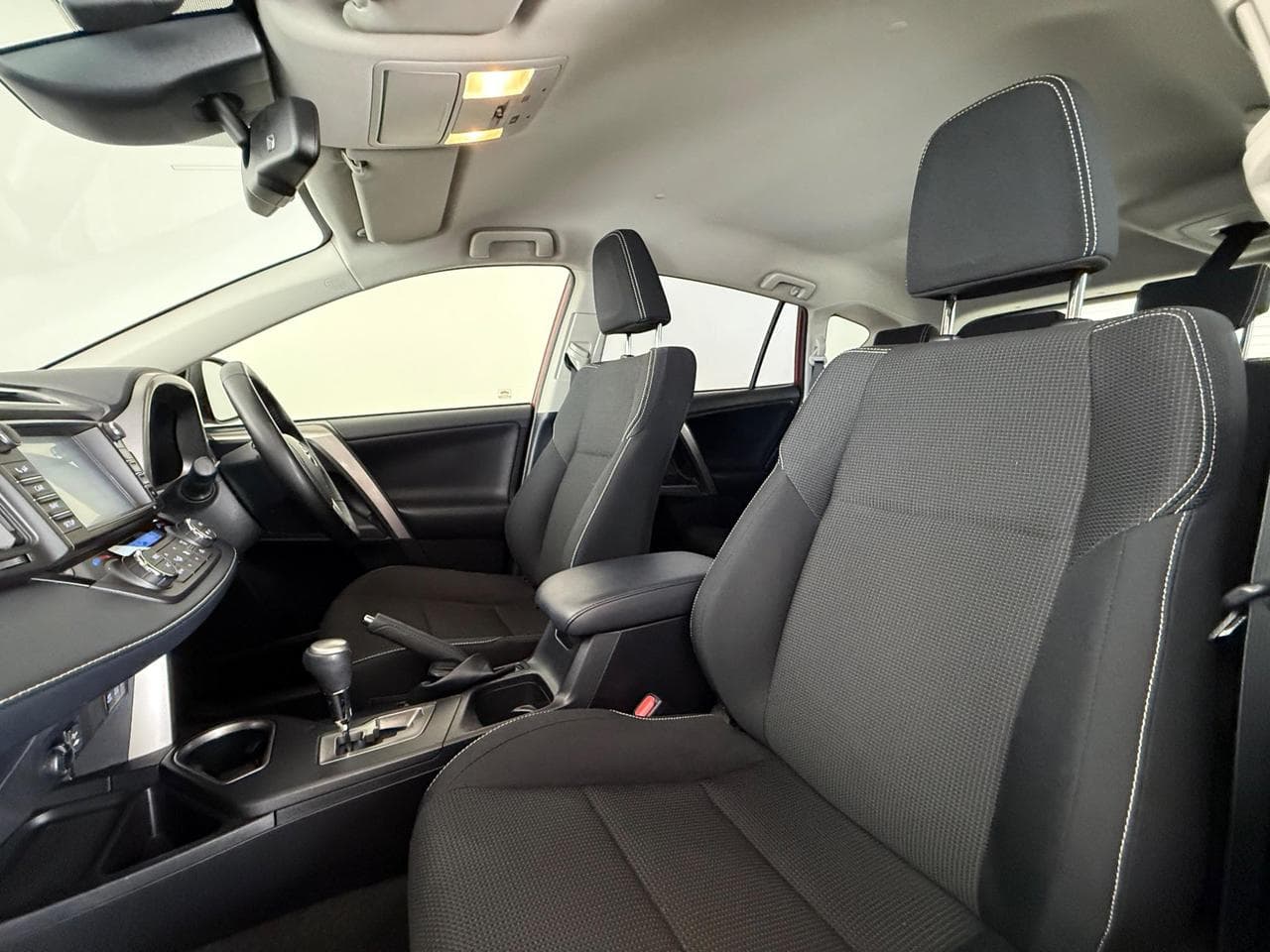 TOYOTA RAV4 thumbnail Seat Front Passenger