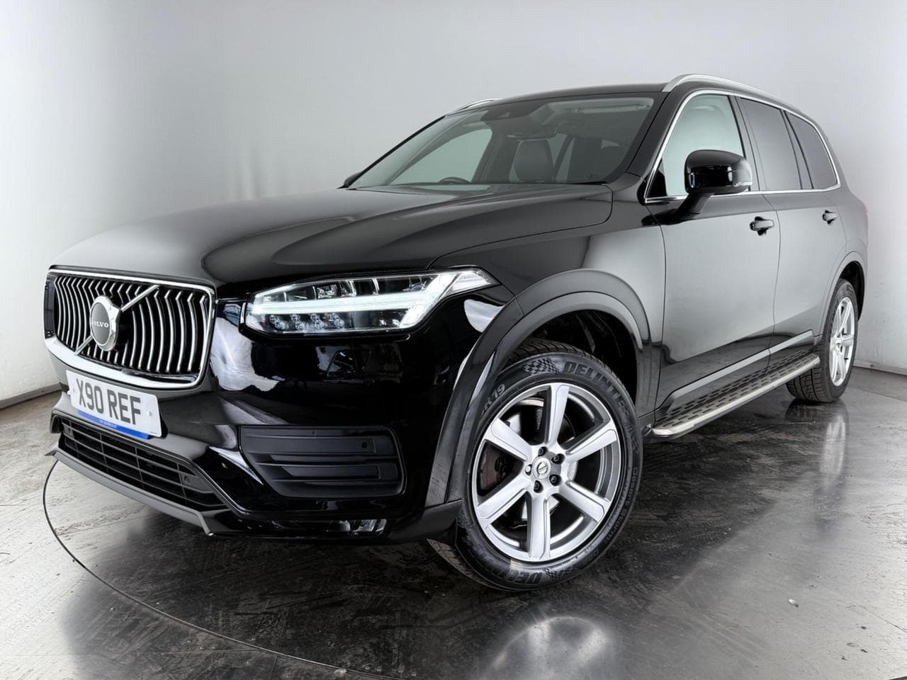 VOLVO XC90 thumbnail Front Left