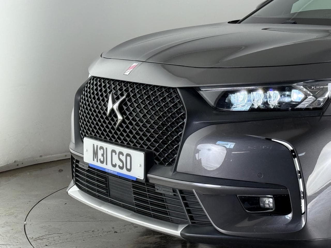 DS 7 Crossback thumbnail Lights Front