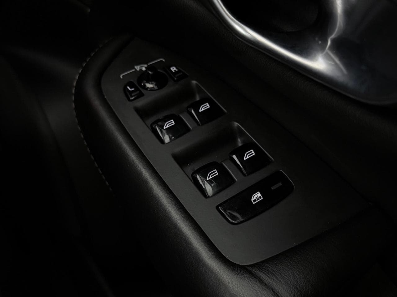 VOLVO XC90 thumbnail Misc Controls