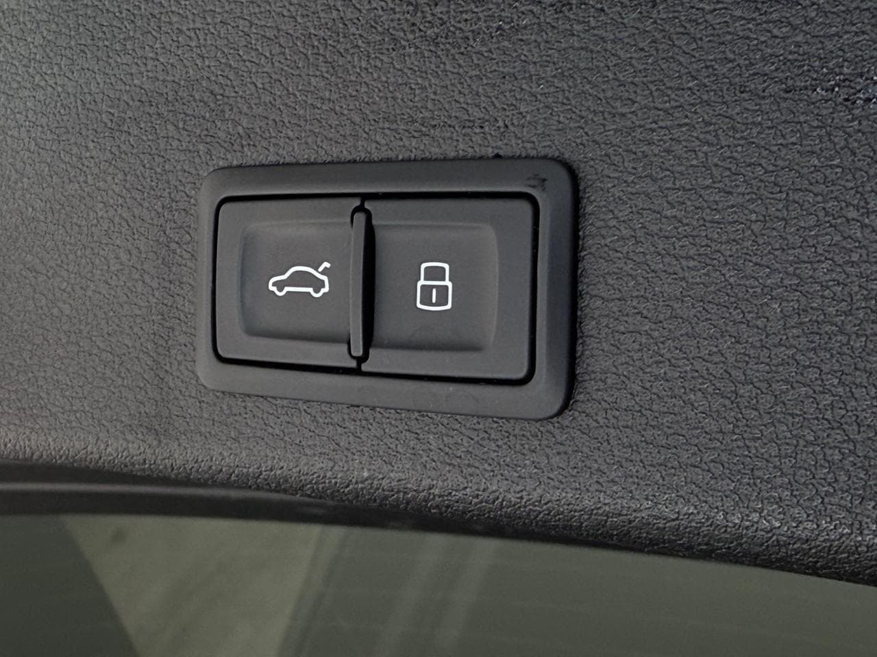AUDI A4 thumbnail Misc Controls