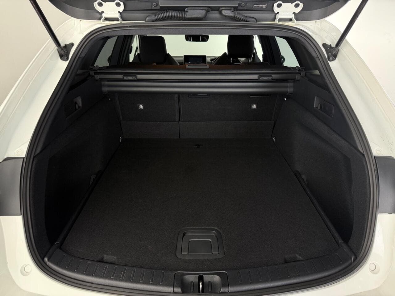 TOYOTA Corolla thumbnail Boot