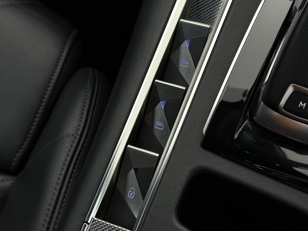 DS 7 Crossback thumbnail Misc Controls