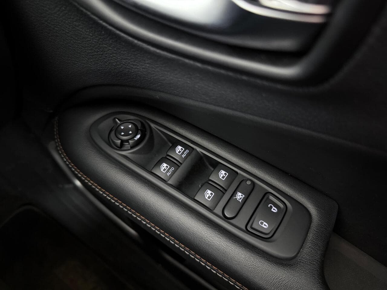 JEEP COMPASS thumbnail Misc Controls
