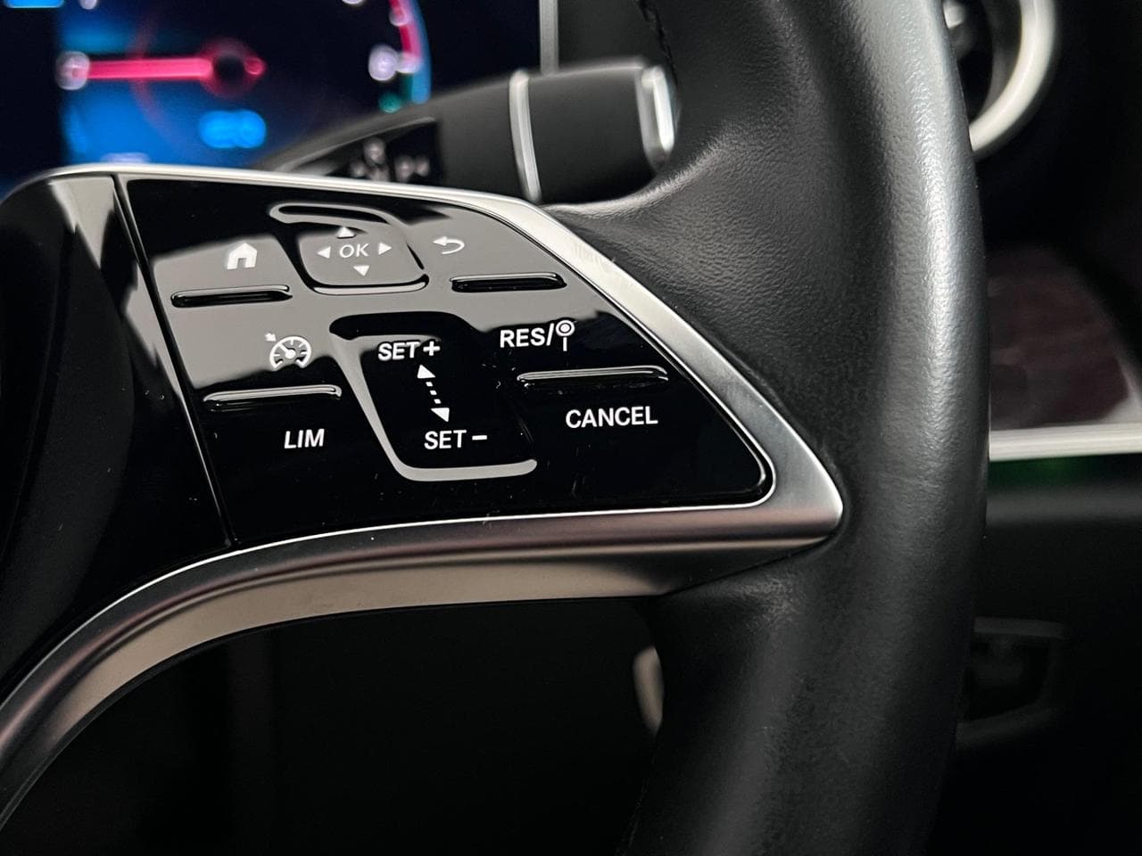 MERCEDES-BENZ E-CLASS thumbnail Misc Controls