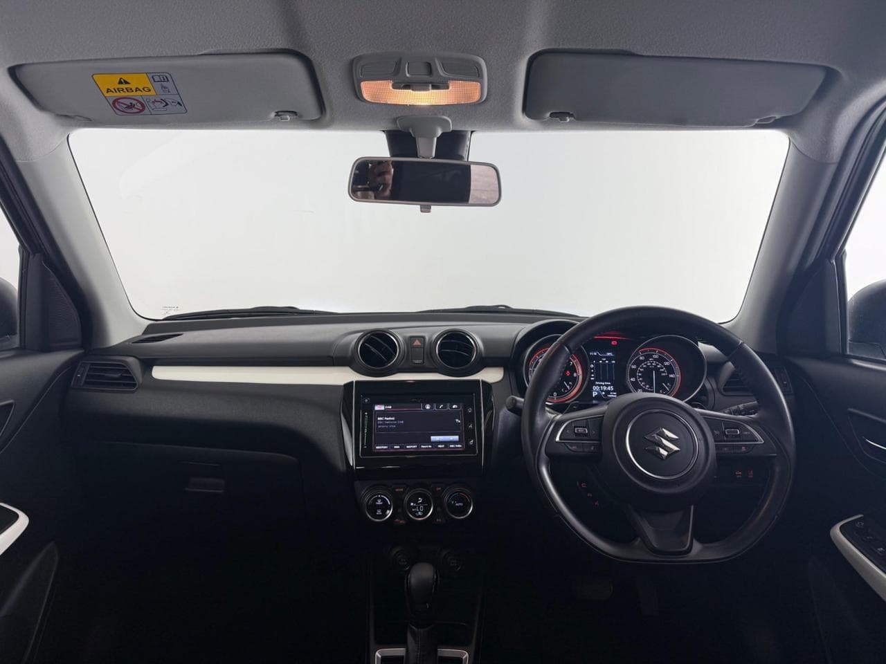 SUZUKI Swift thumbnail Interior Front