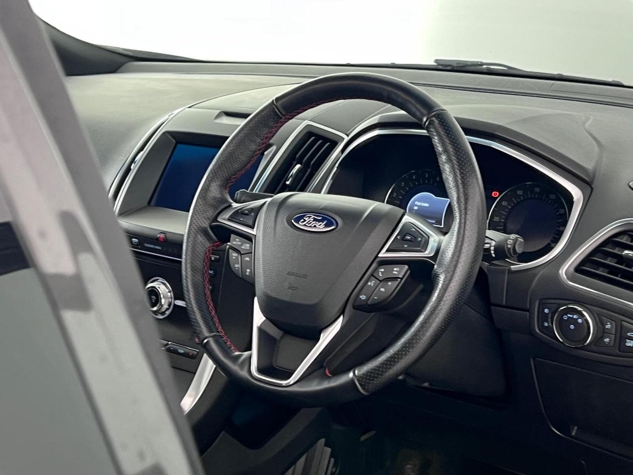 FORD EDGE thumbnail Steering Wheel