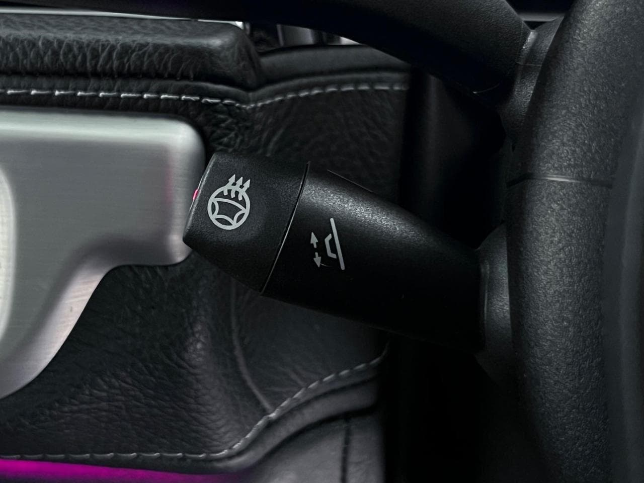 MERCEDES-BENZ G-Class thumbnail Misc Controls