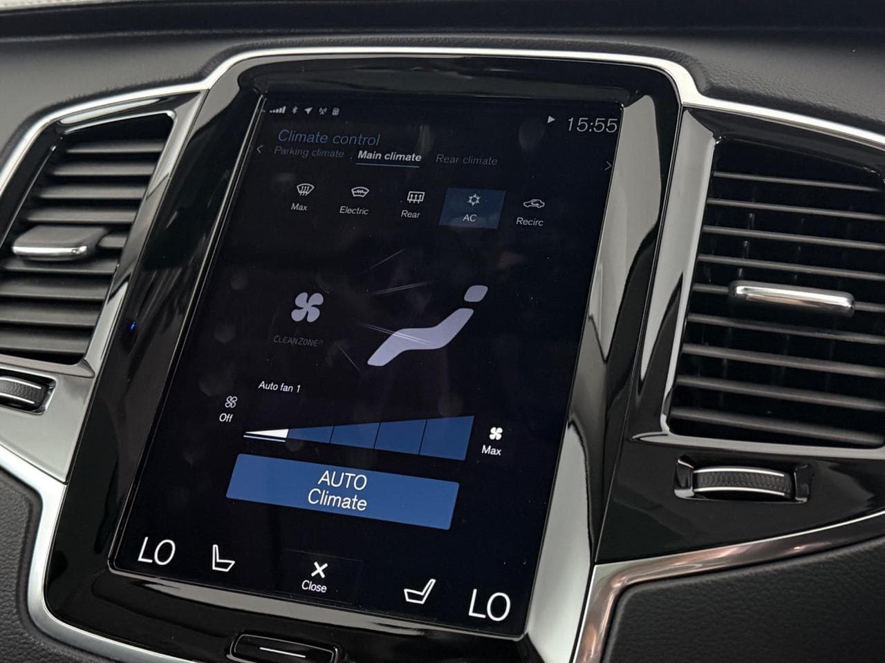 VOLVO XC90 thumbnail Infotainment System