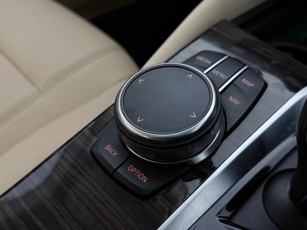 BMW 6 Series thumbnail Interior Front