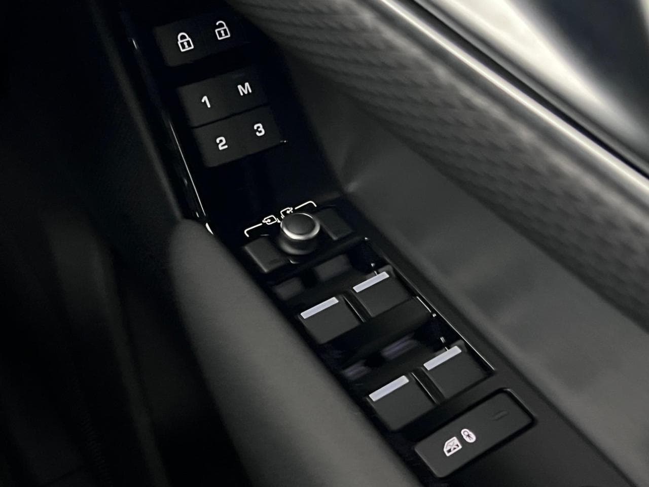 LAND ROVER Range Rover Velar thumbnail Inconclusive