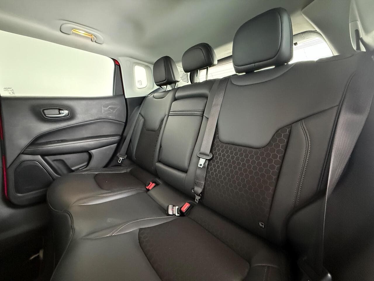 JEEP COMPASS thumbnail Seats Rear