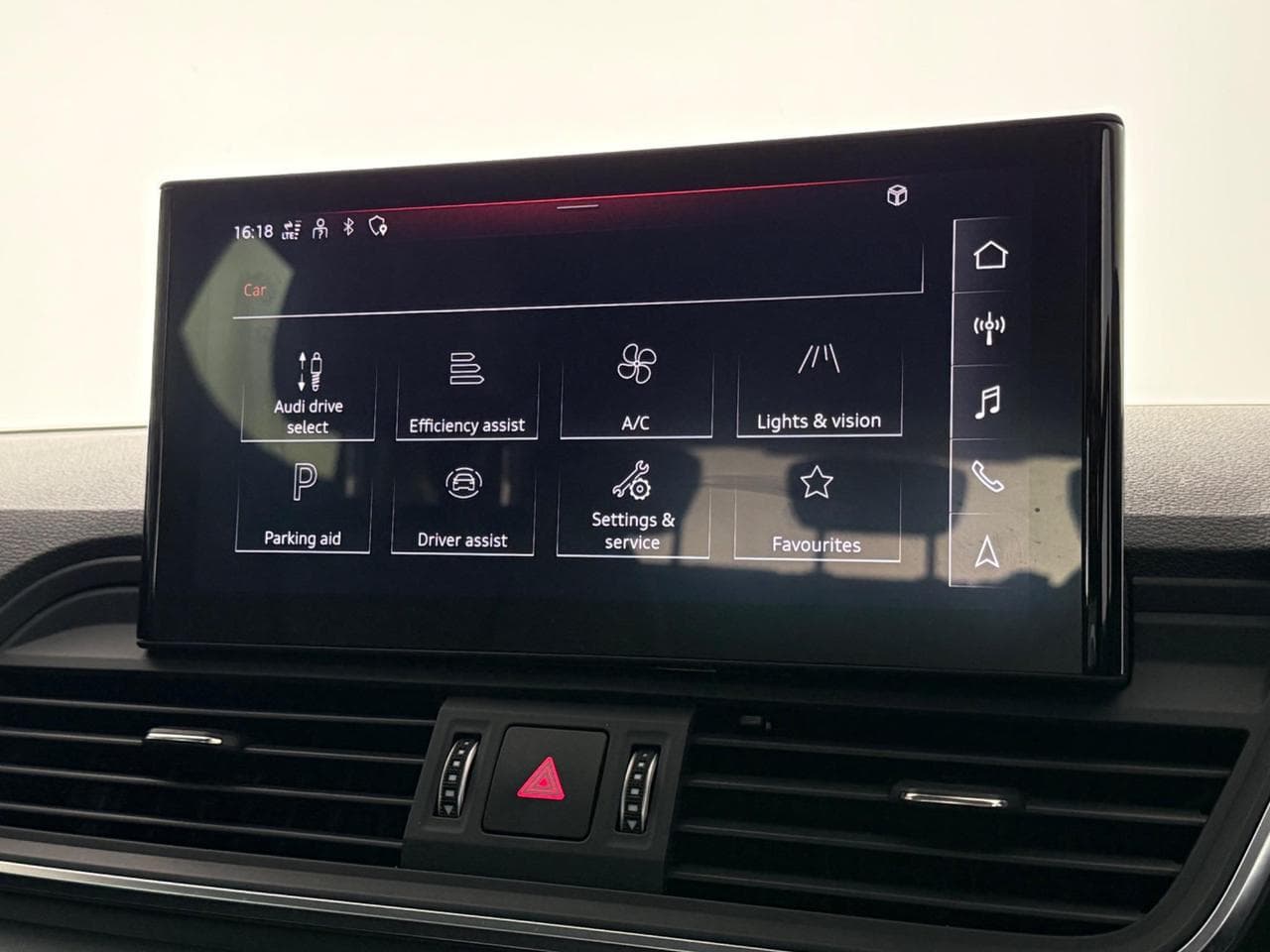 AUDI Q5 thumbnail Infotainment System