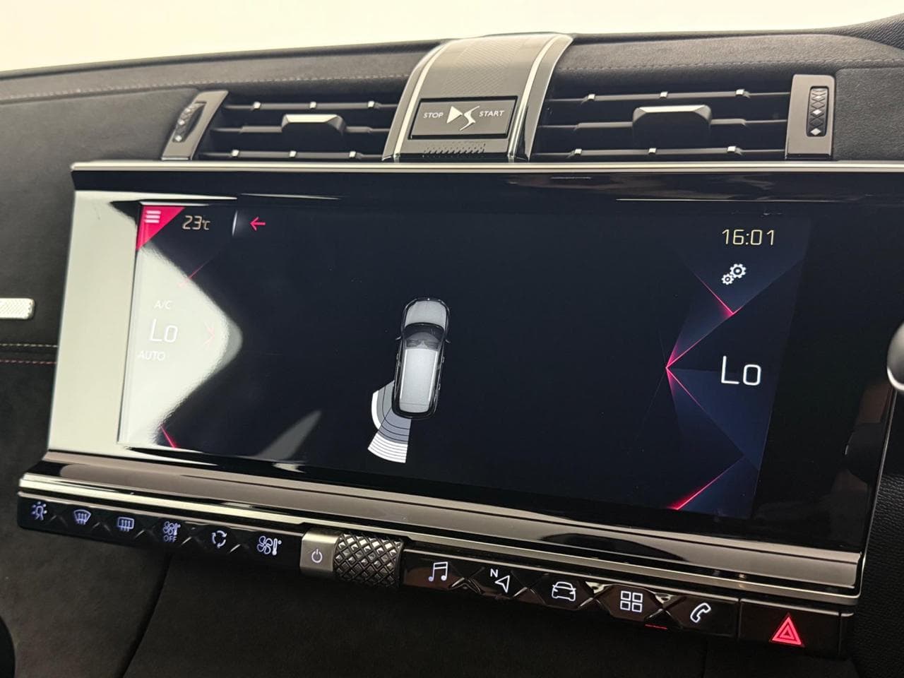 DS 7 Crossback thumbnail Infotainment System