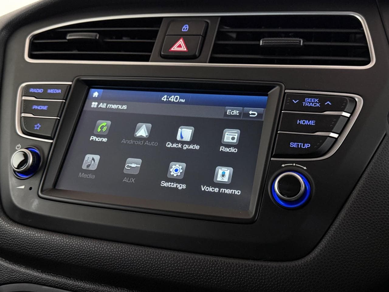 HYUNDAI i20 thumbnail Infotainment System