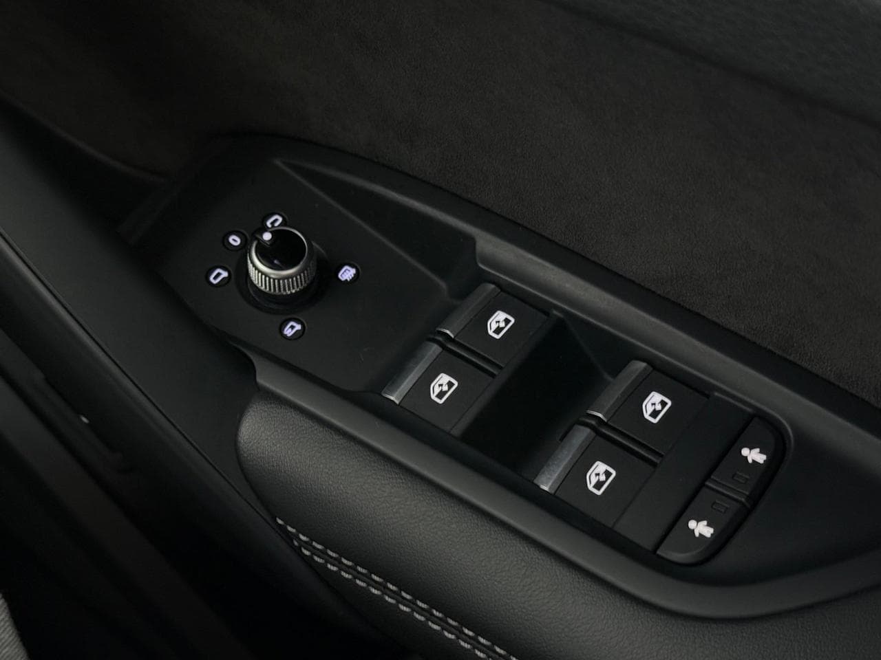 AUDI Q5 thumbnail Misc Controls