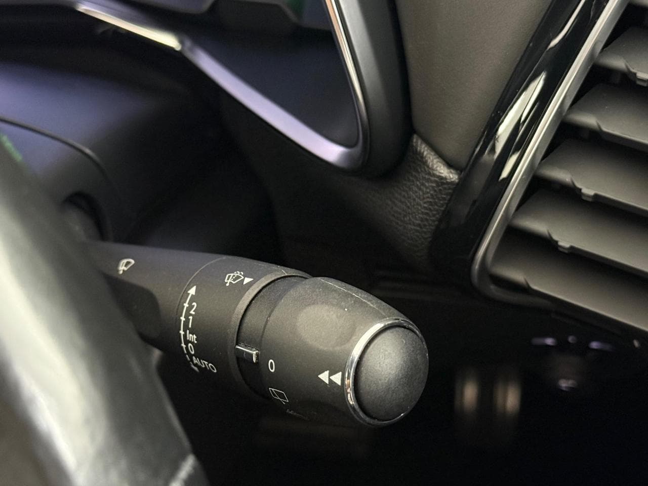 DS 7 Crossback thumbnail Misc Controls