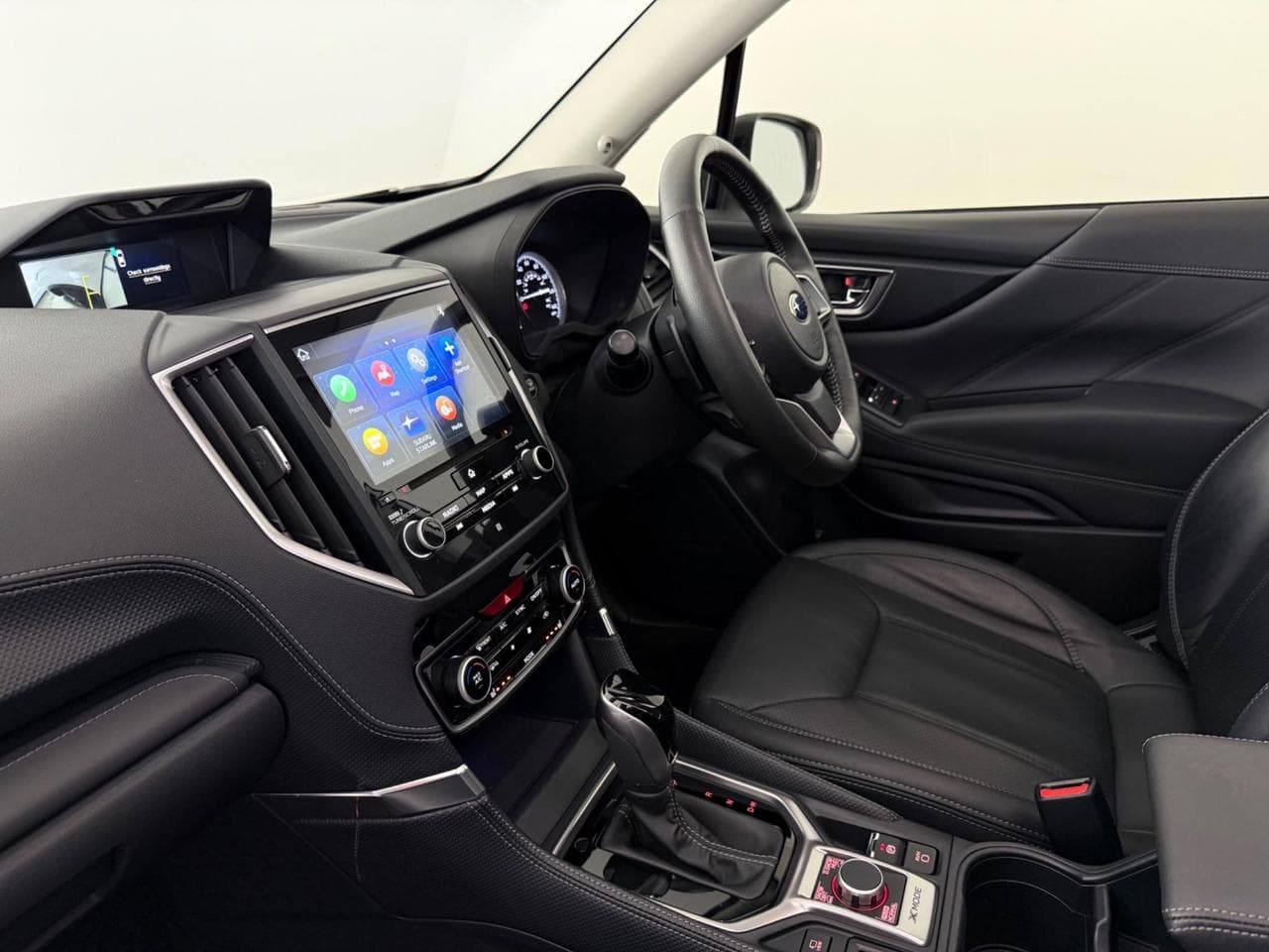 SUBARU Forester thumbnail Interior Front