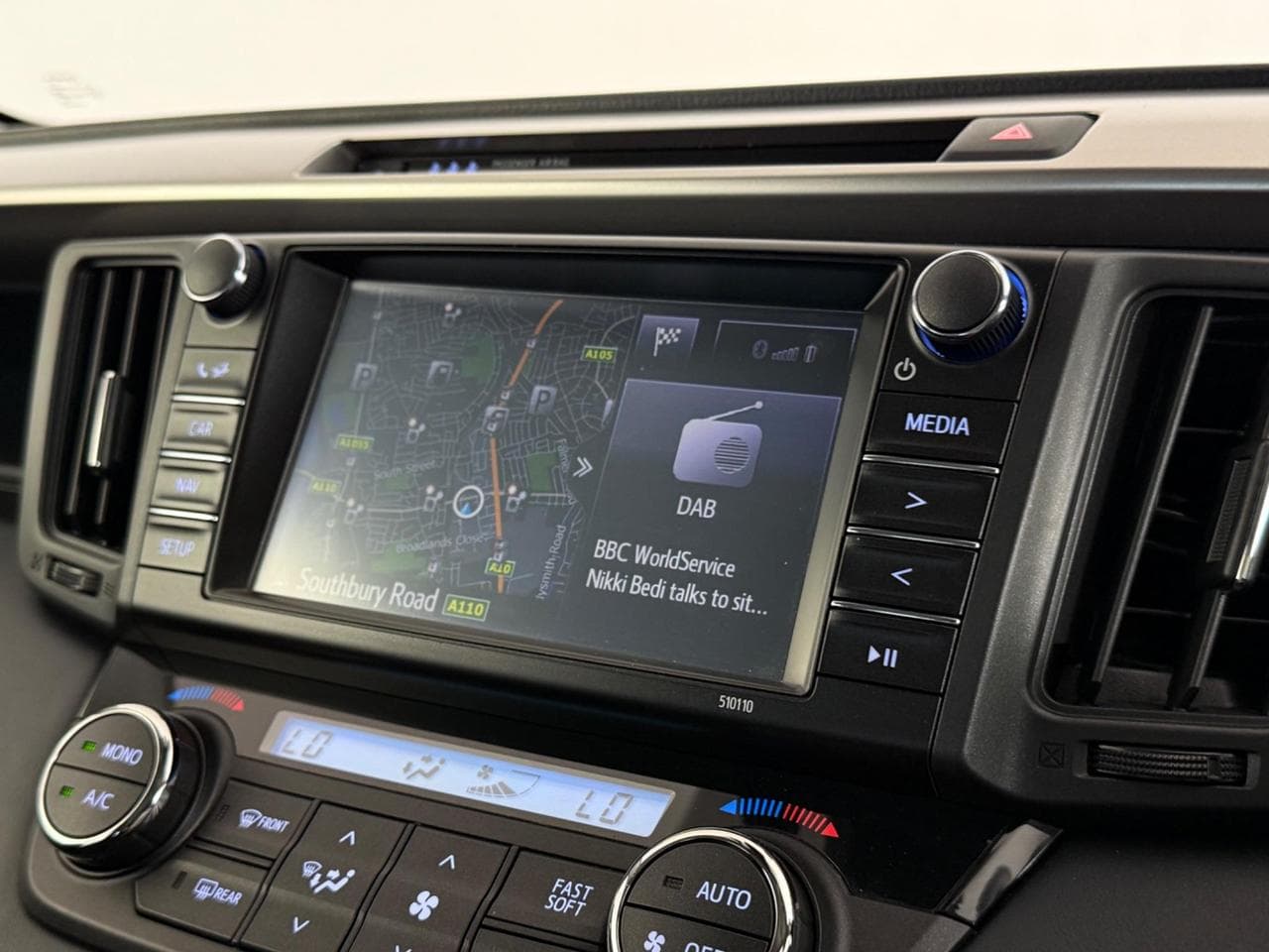 TOYOTA RAV4 thumbnail Infotainment System