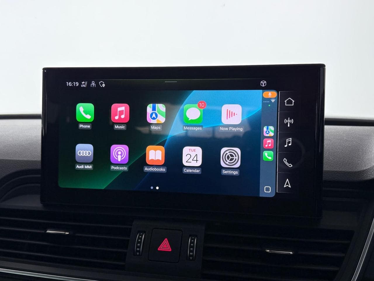 AUDI Q5 thumbnail Infotainment System