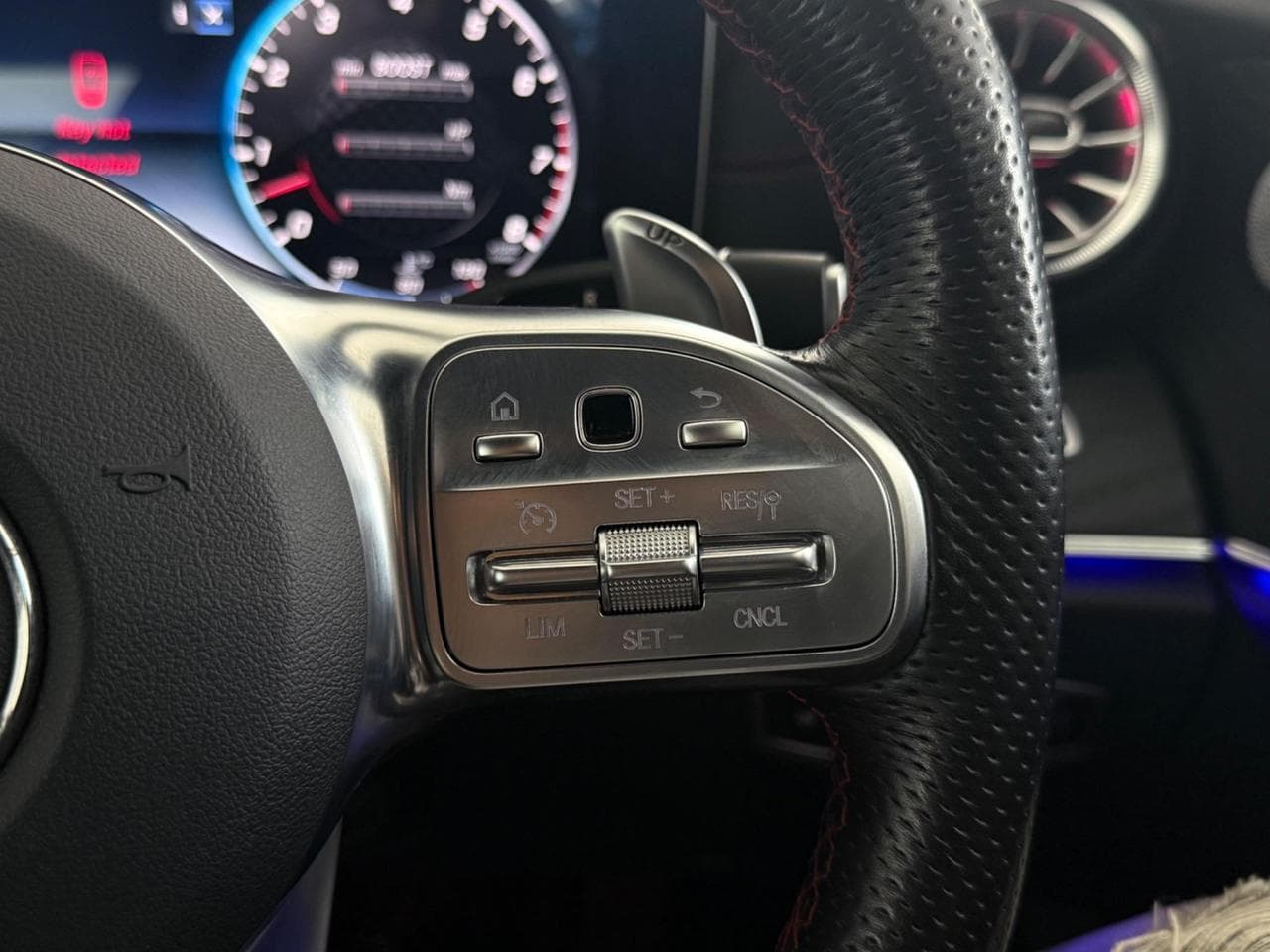MERCEDES-BENZ E-Class thumbnail Misc Controls