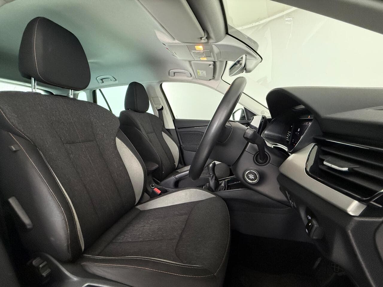 SKODA Kamiq thumbnail Seat Driver
