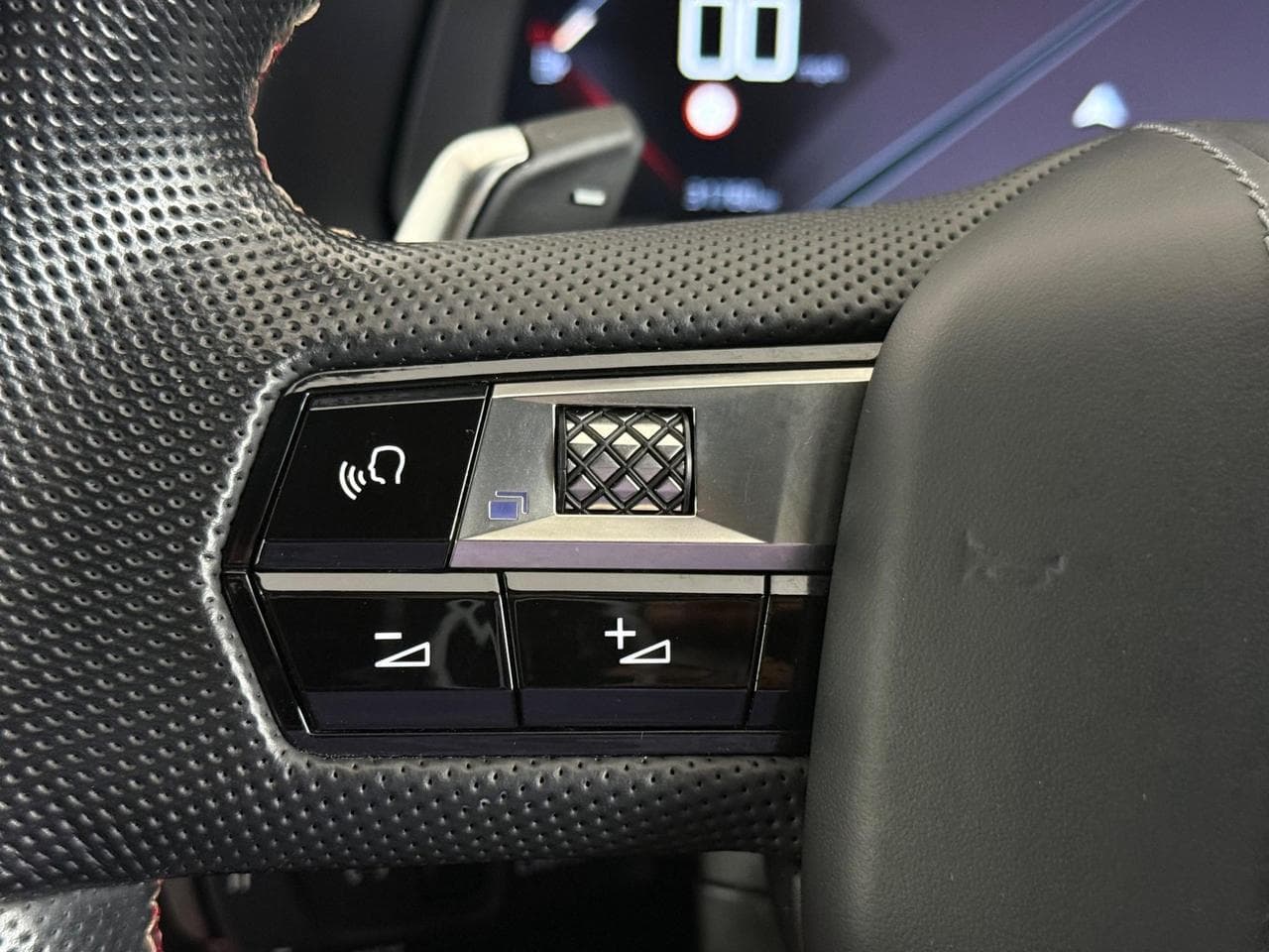 DS 7 Crossback thumbnail Misc Controls