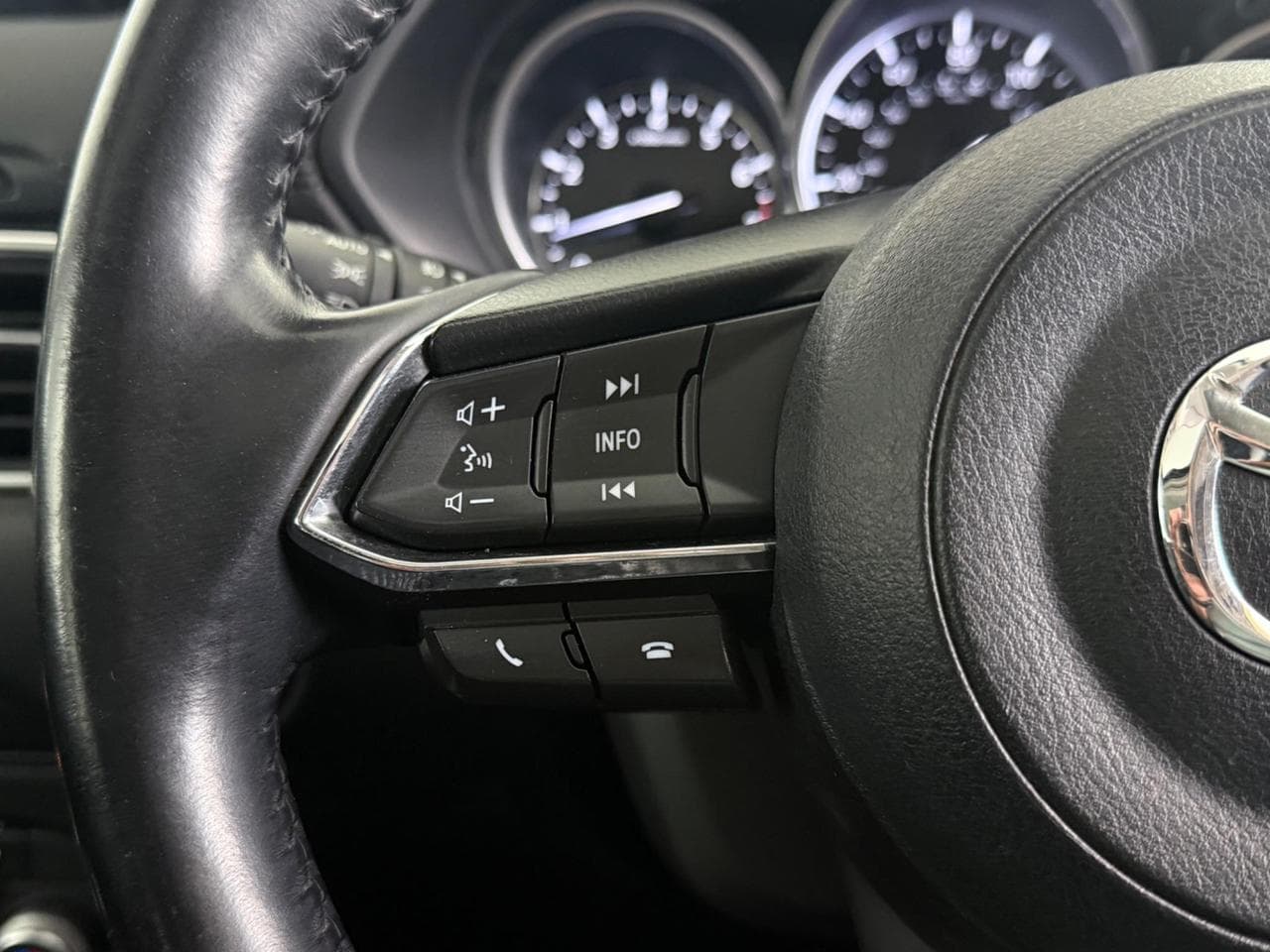 MAZDA CX-5 thumbnail Misc Controls