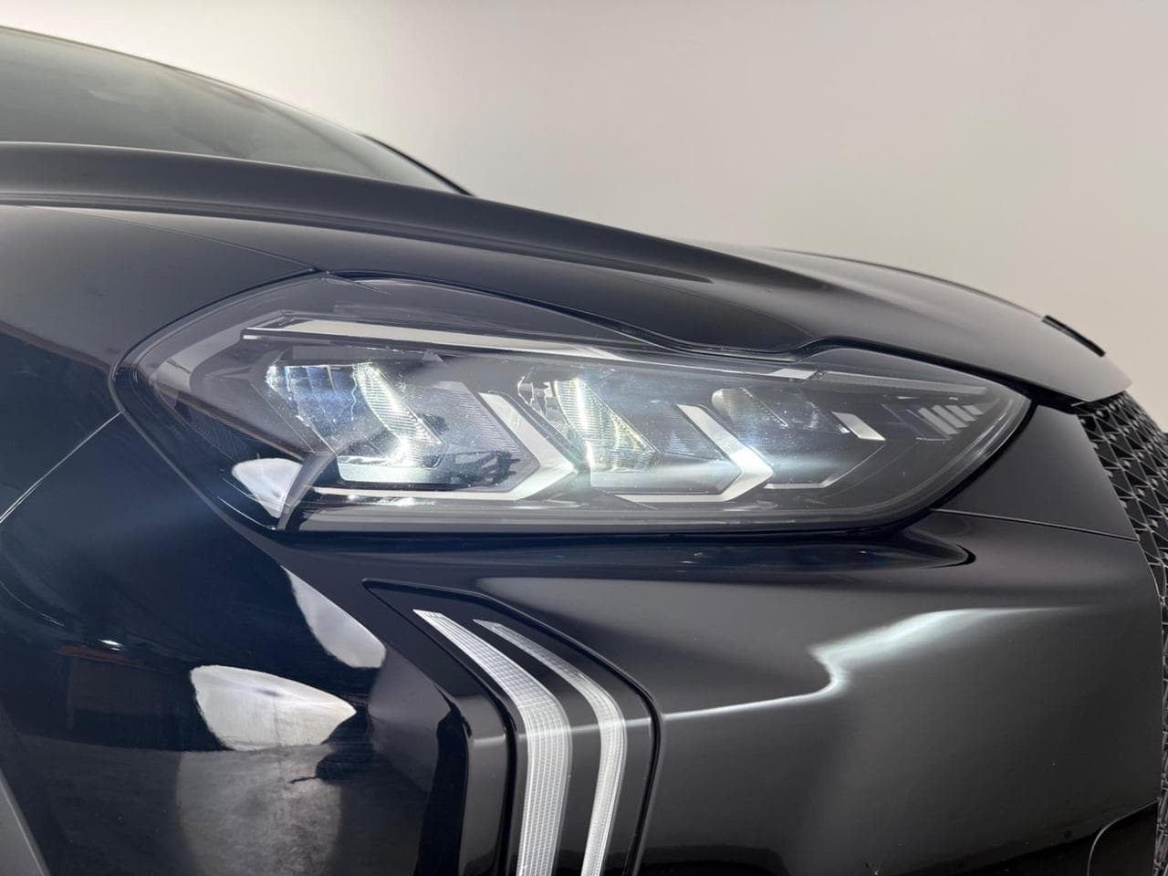 DS 3 thumbnail Lights Front