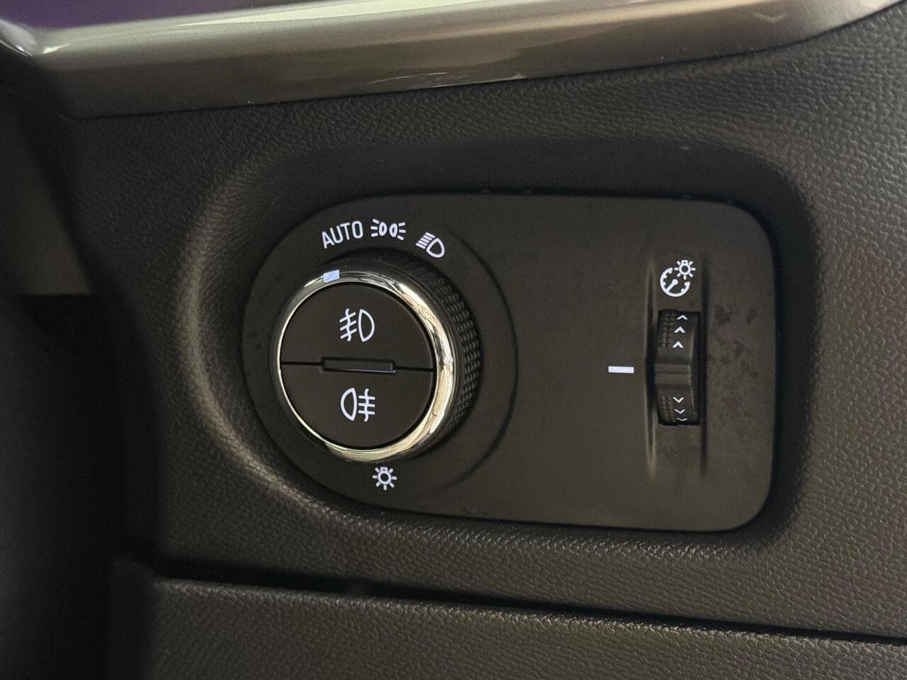 VAUXHALL Mokka thumbnail Misc Controls