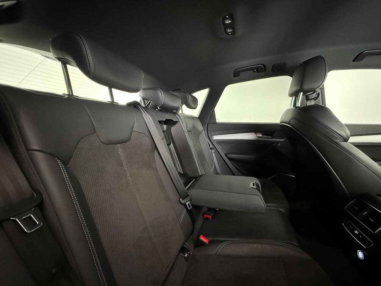 AUDI Q5 thumbnail Seats Rear