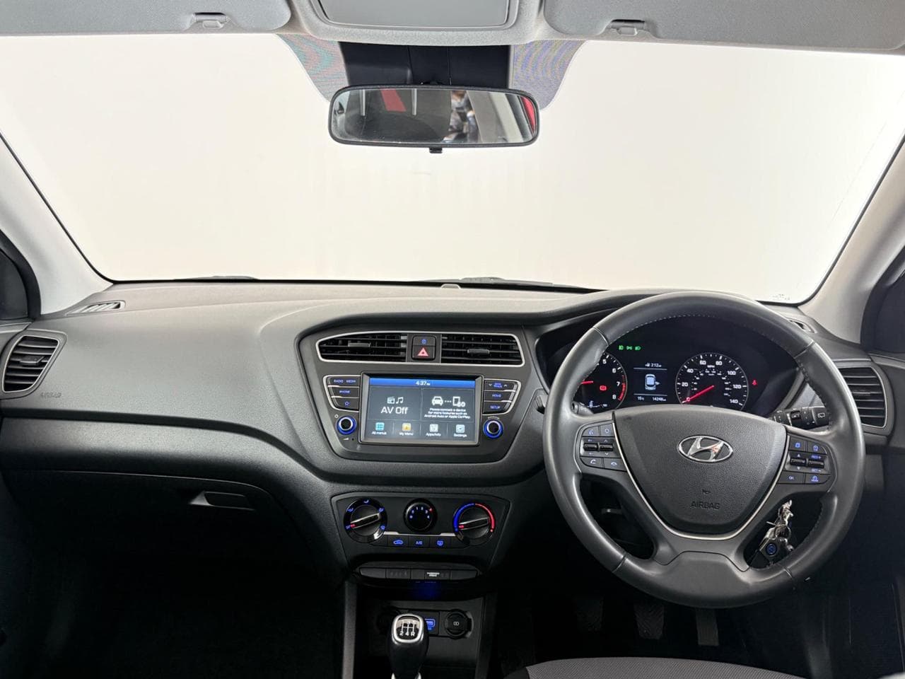 HYUNDAI i20 thumbnail Interior Front