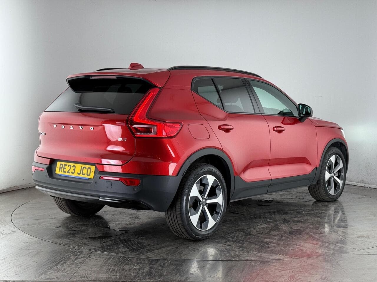 VOLVO XC40 thumbnail Rear Right