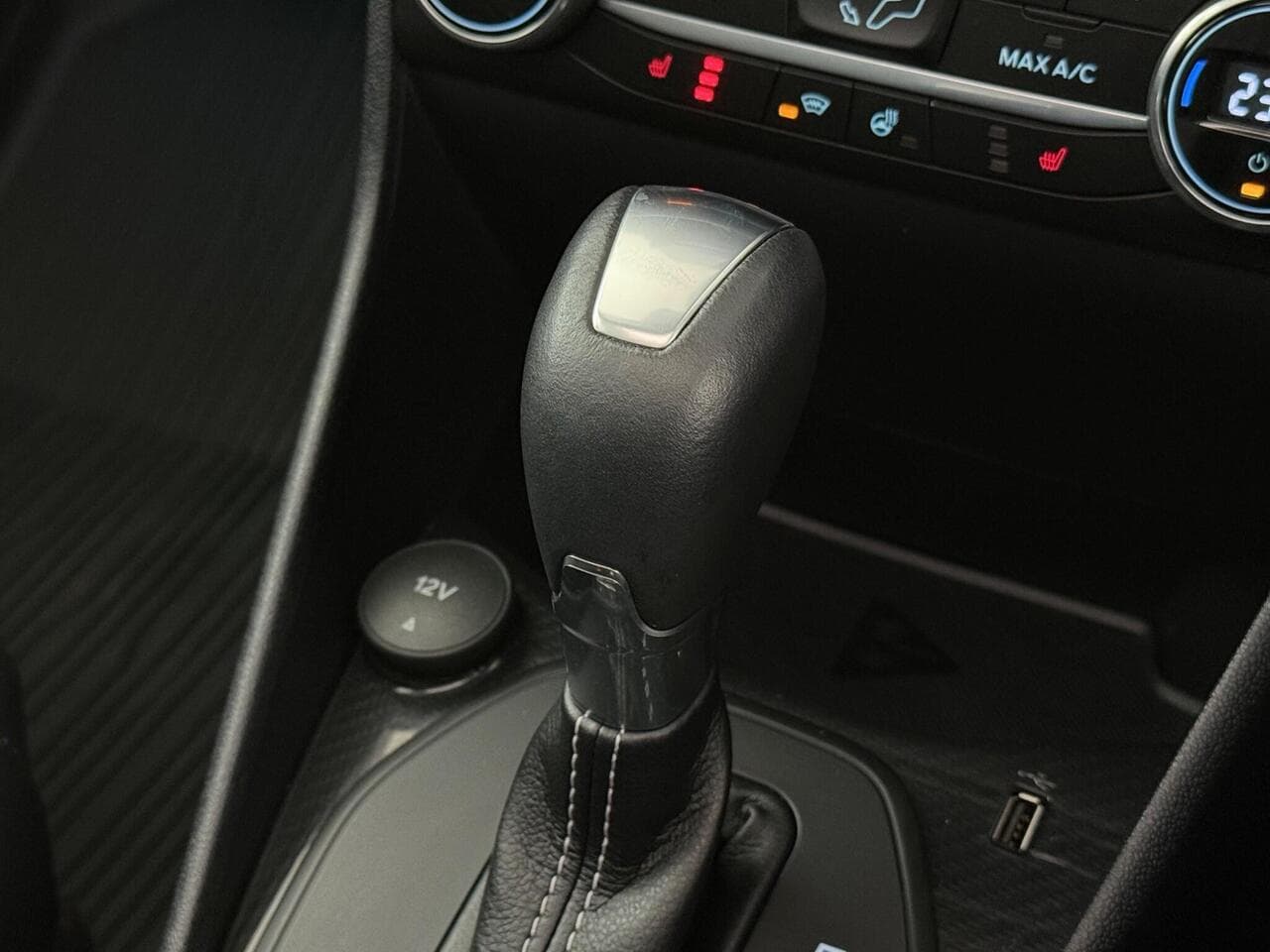 FORD Fiesta thumbnail Interior Front