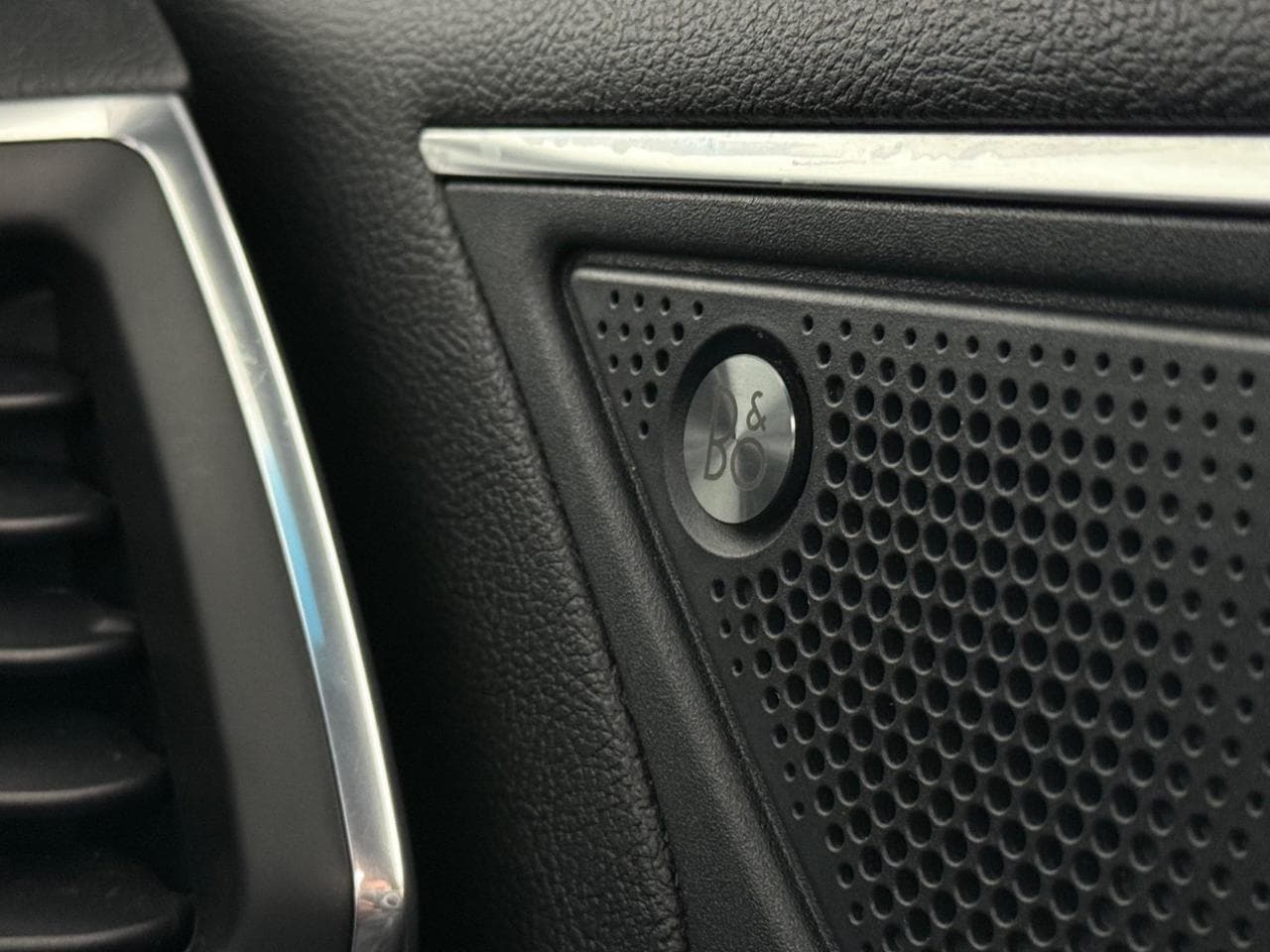 Ford Edge thumbnail Misc Controls