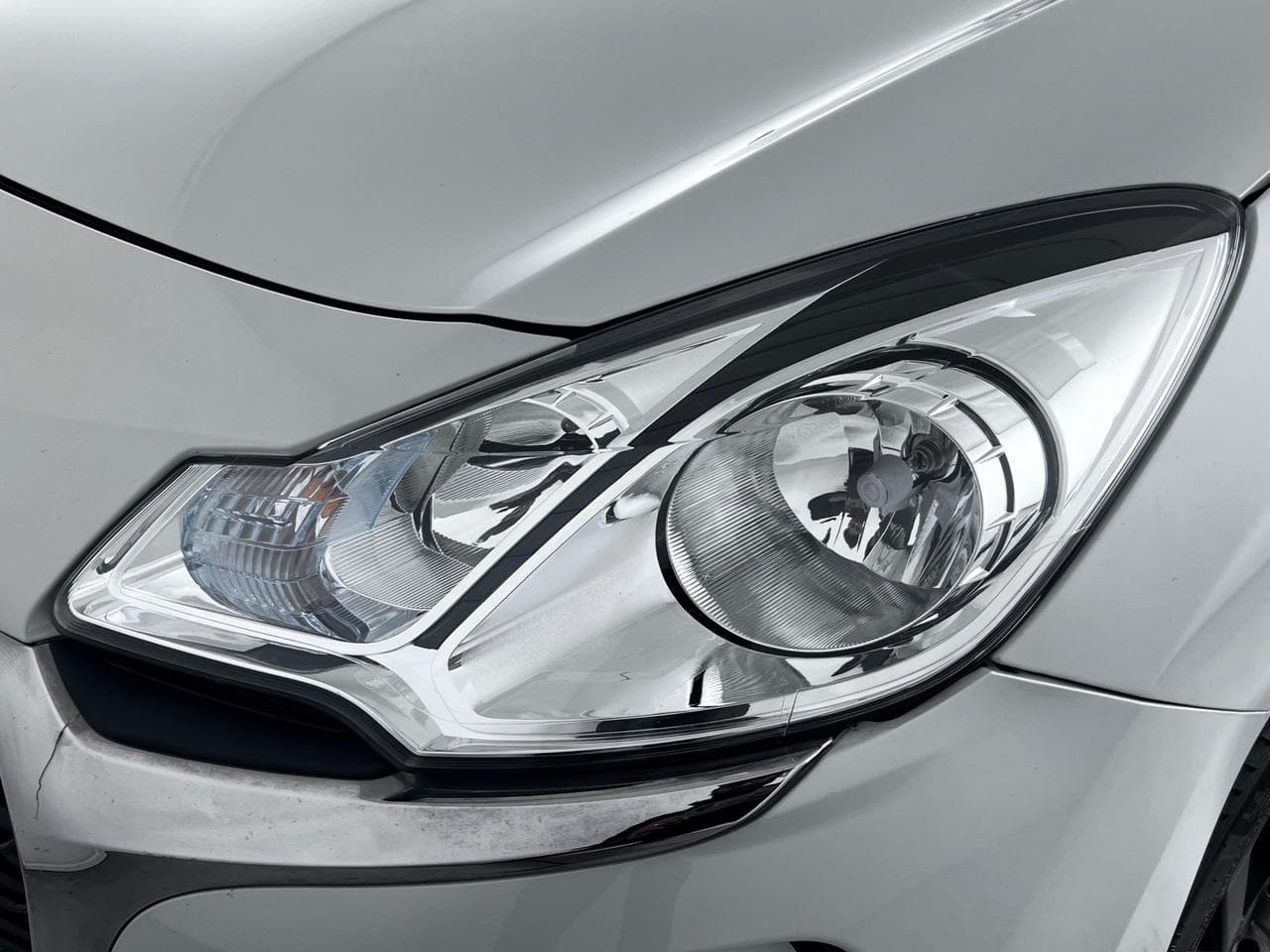 DS 3 thumbnail Lights Front