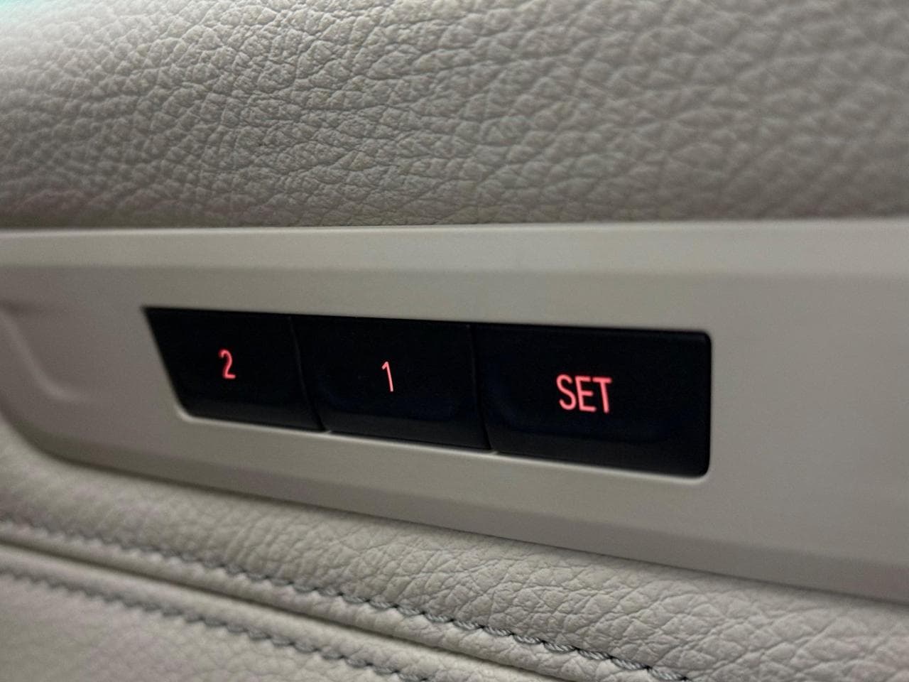 BMW 6 Series thumbnail Misc Controls