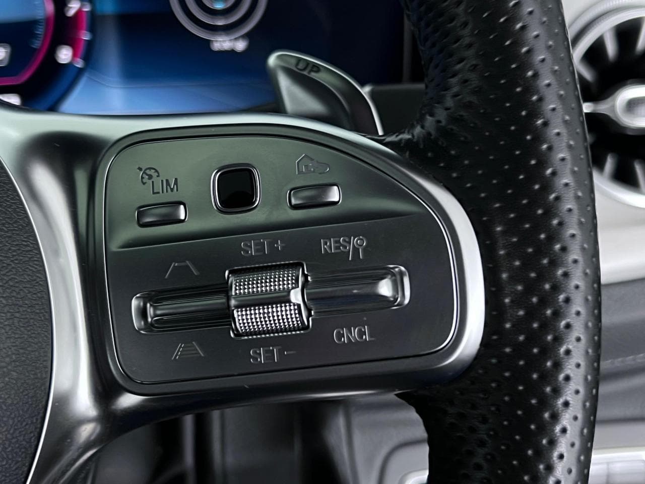 MERCEDES-BENZ G-Class thumbnail Misc Controls