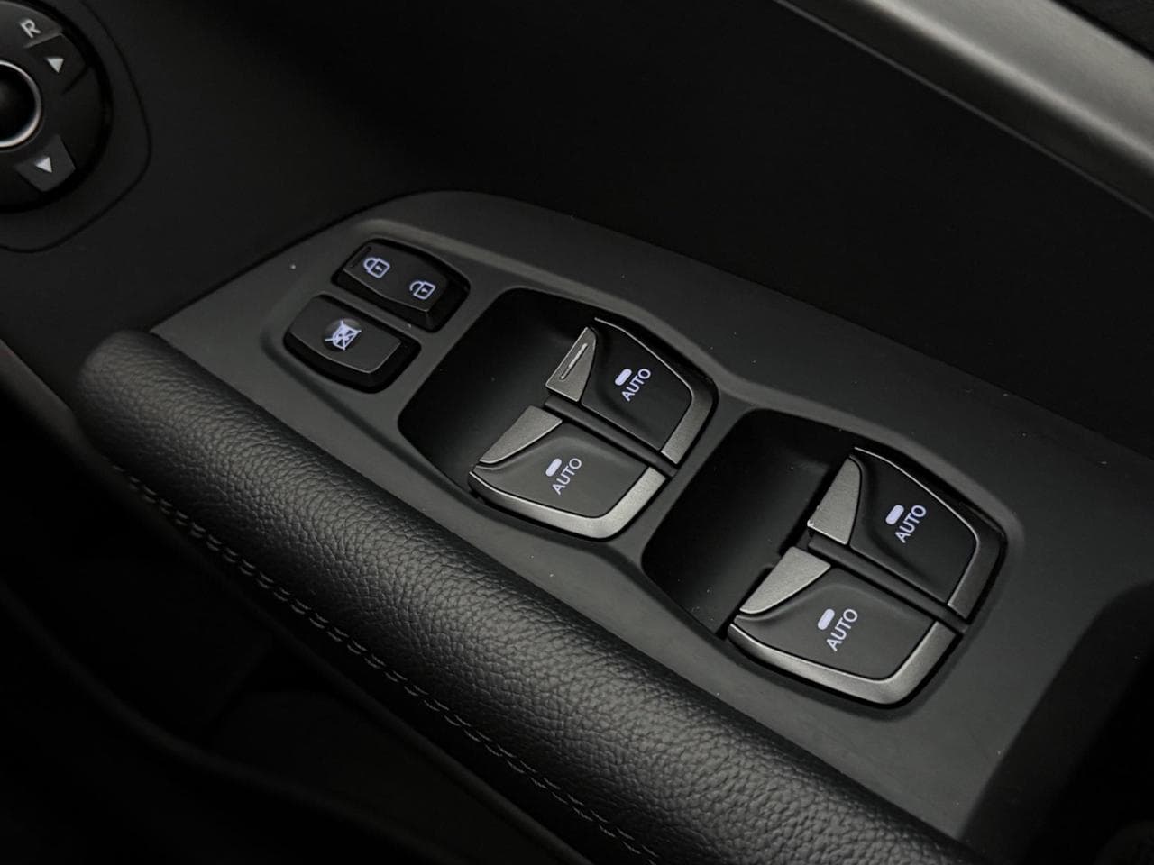 HYUNDAI Santa Fe thumbnail Misc Controls