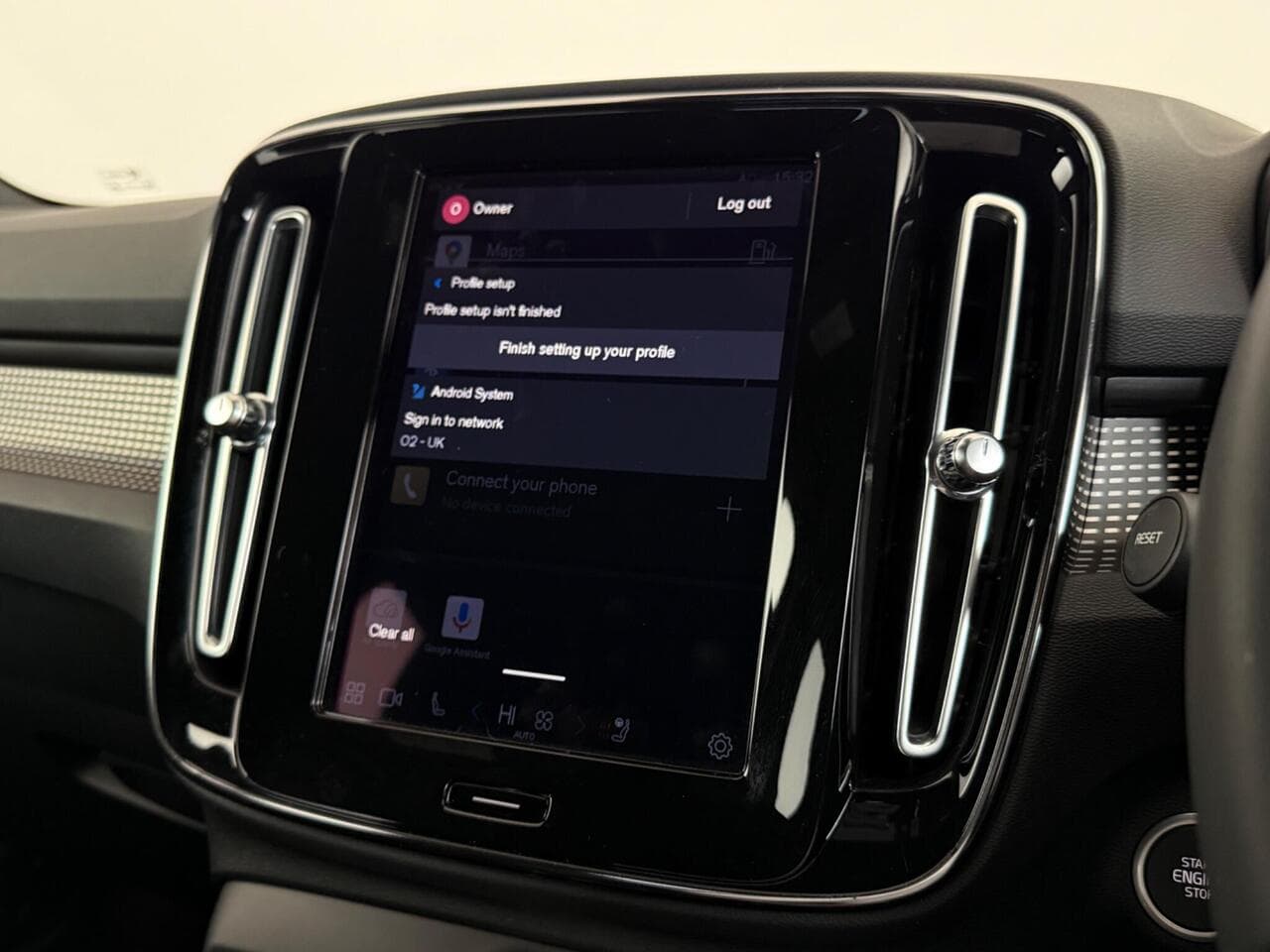 VOLVO XC40 thumbnail Infotainment System