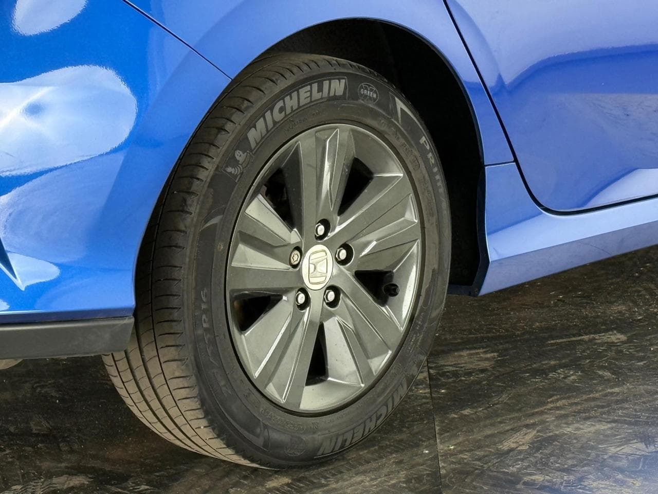 Honda Civic thumbnail Wheel