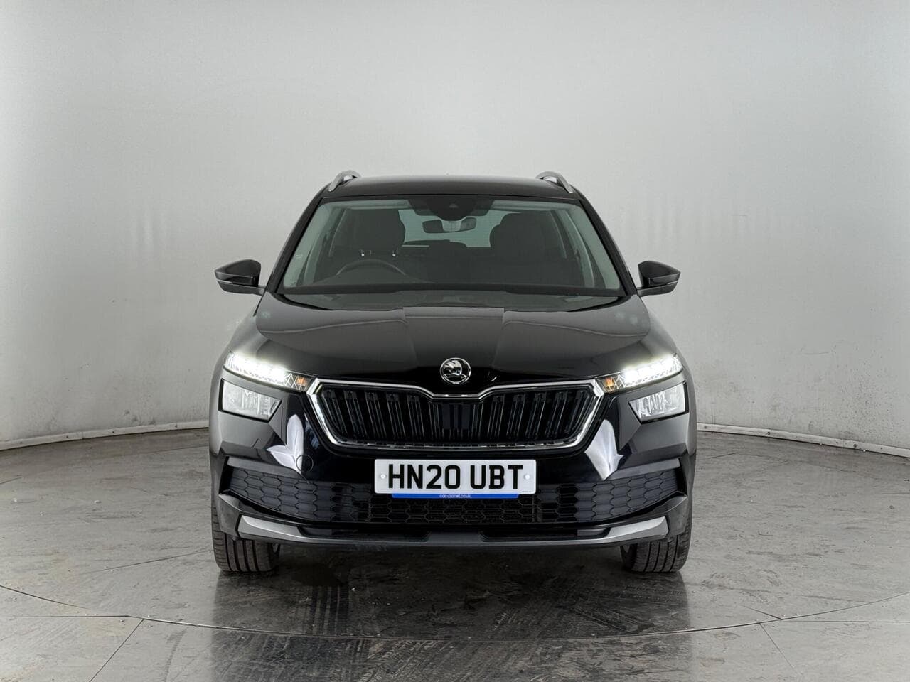 SKODA Kamiq thumbnail Front