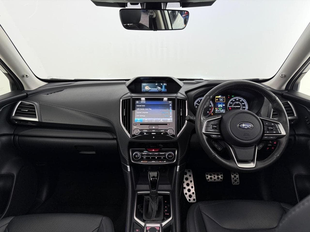 SUBARU Forester thumbnail Interior Front