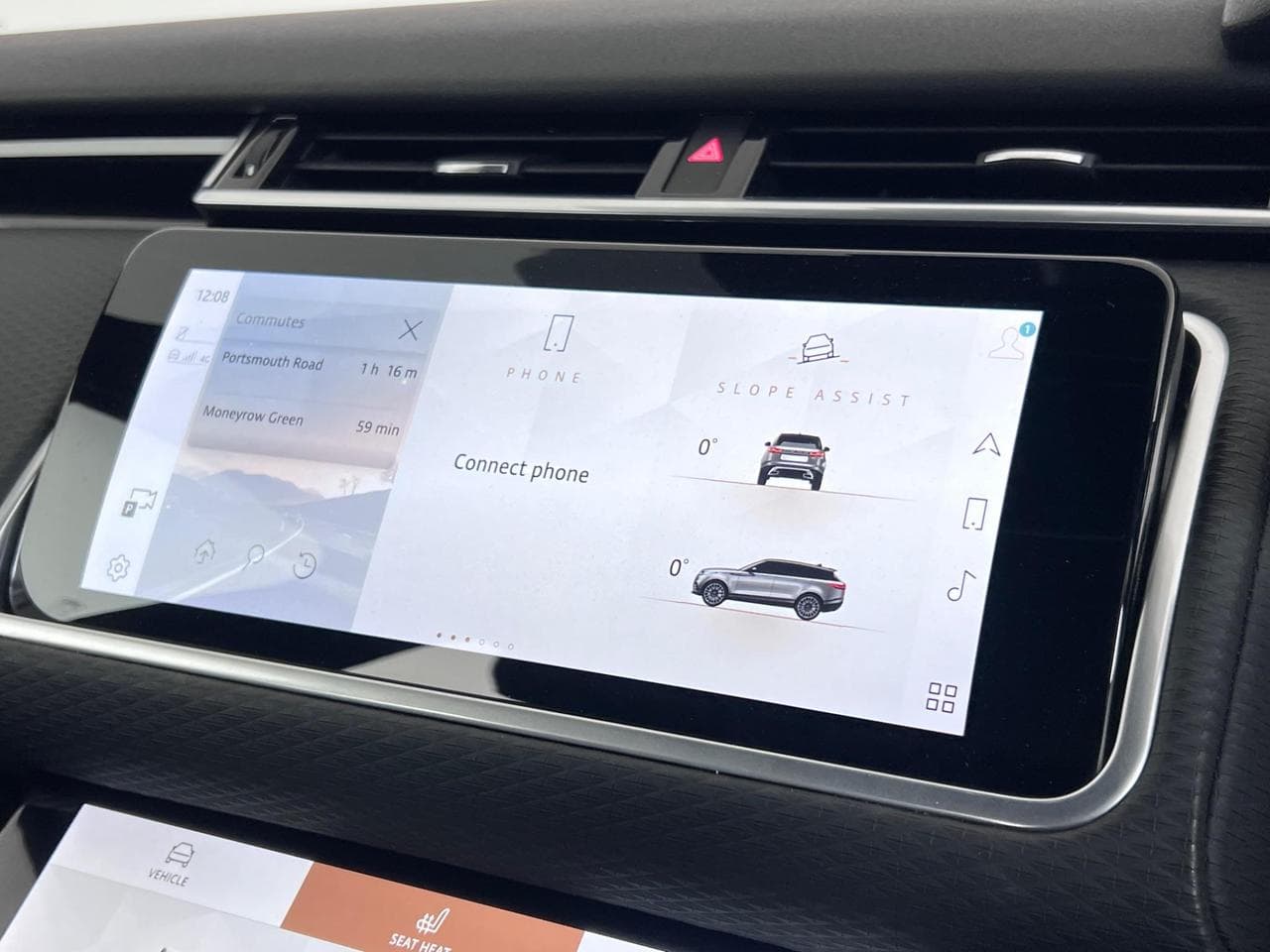 LAND ROVER Range Rover Velar thumbnail Infotainment System